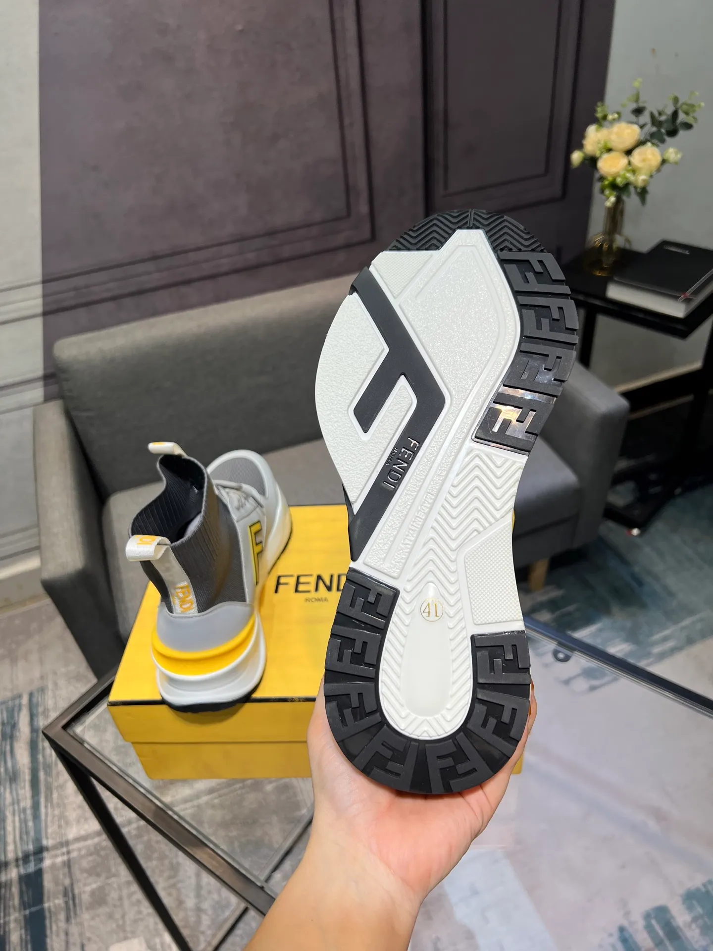 Men's shoes 💰580 FENDI men's fashion casual shoes 👟Hot sale🔥Official website 1:1 replica ⬆️Original quality - Original leather - Original breathable mesh lining Original outsole 1:1 replica, code number 38-44 (45-46 customized)